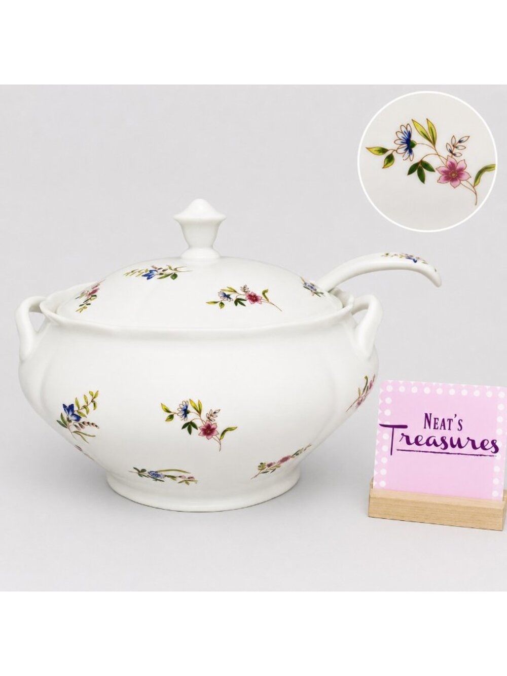 BIA Cordon Blue VERSAILLES Scalloped Red Blue Flowers Lidded Soup Tureen W Ladle